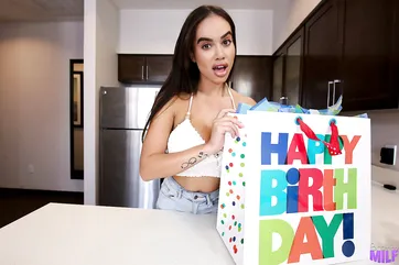 MILF Victoria June's tremendous pussy