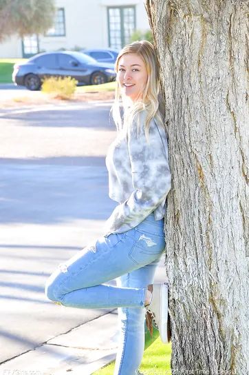 She likes to show off in public: what tits and what an ass