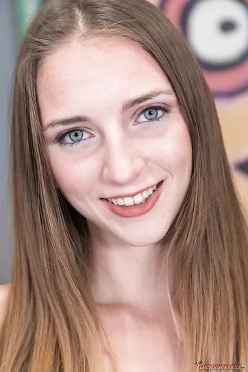 La bellissima Macy Meadows ama mangiare cazzi e scopare...!!