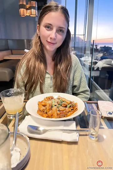 La sorella del mio ragazzo sta marcando la figa