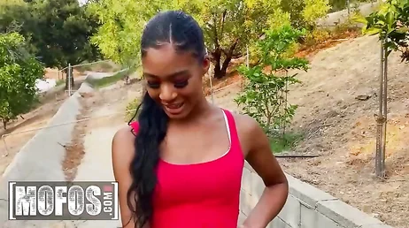 La amiga de mi hija la verdad es que tiene un culo muy rico