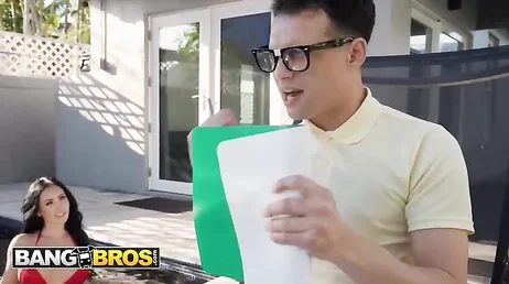 Consigo que deje de estudiar un rato para que me la meta enterita