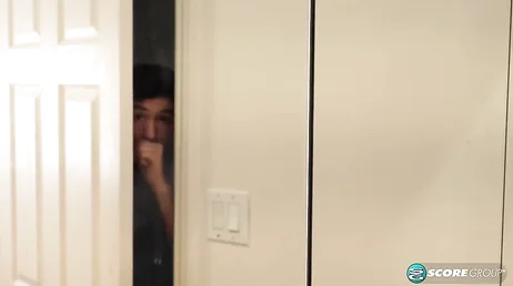 Ich wollte duschen.., Mama wartet schon nackt auf mich...!!