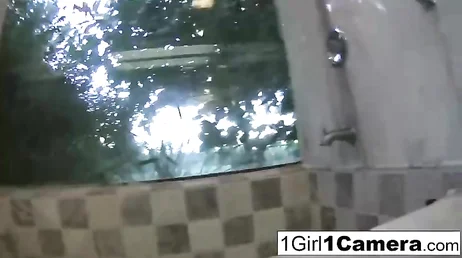Linda viciada em sexo virtual se masturba em seu chat de sexo grátis