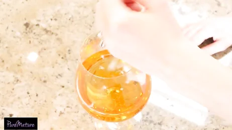 Cosa aspetti? Non pensarci più, scopami, leccami la figa, giovanotto!!