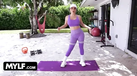 My big-ass neighbor now likes to go to the gym every day.
