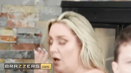 Tenho a sensação de que o marido ignora completamente a esposa.