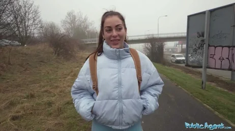 Was haltet ihr vom tollen Arsch der Tschechin Alia Star, Freunde?