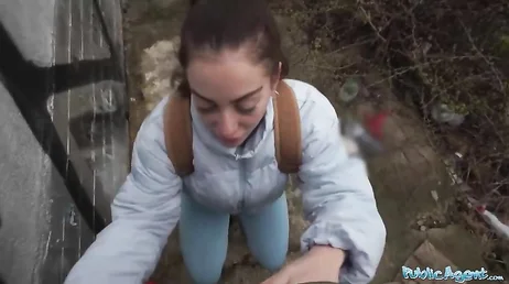 Was haltet ihr vom tollen Arsch der Tschechin Alia Star, Freunde?