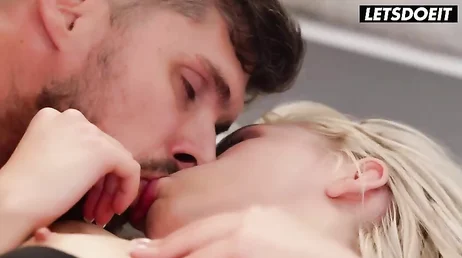 What a delight to eat the pussy of the young Russian Ashby Winter