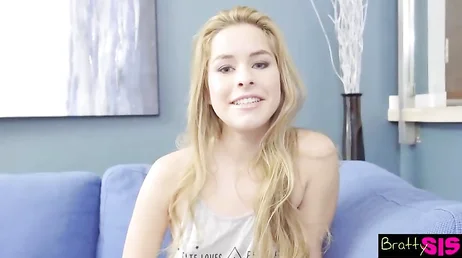 Que coño más carnoso tiene mi hijastra, da gusto metérsela joder !!