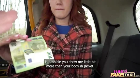 Me ofrece dinero por parar el coche y follar con él .., y acepto