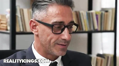 Mi primer día en el trabajo .., joder, estoy un poco nerviosa ...