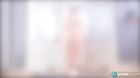 Tambien queréis ver como la rusa hace yoga totalmente desnuda?