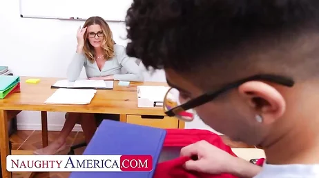 Mi alumno me pide que me arrodille, dice que me va a enseñar algo ..