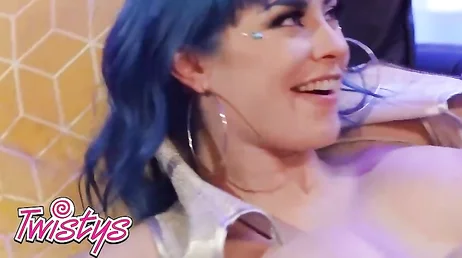 Que coño más rico tiene mi amiga, me lo voy a comer entero