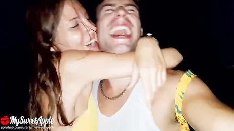 Grabo con el móvil la follada que me mete mi chica, es todo vicio