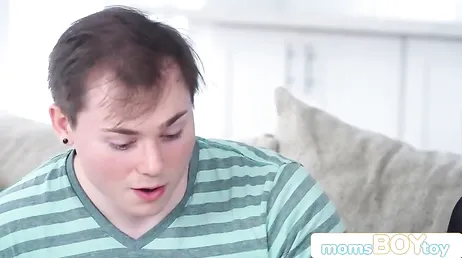 Pero por qué sois tan tímidos? es que no me queréis follar?