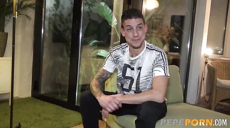 Misteriosa chica casada se atreve a grabar una escena porno sin limites ... !!