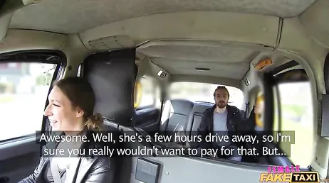 La taxista para el coche y me ofrece su culo, como rechazarlo ..?