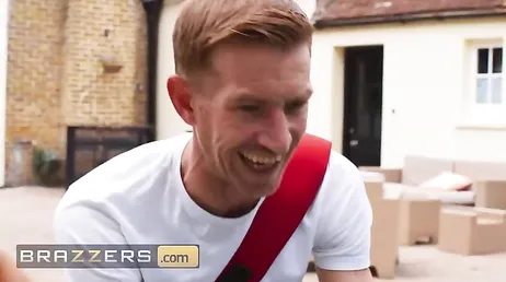 Mirar la cara de la alemana cuando el inglés la penetra analmente ...