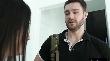 Por qué no me dejas que te la chupe? es que no te gusto ..?