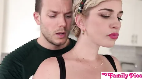 El amigo de mi hijo me está haciendo ver ahora mismo las estrellas