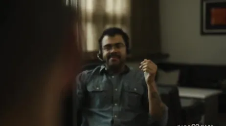 La chica gordita de la oficina llevaba demasiado tiempo sin follar ...