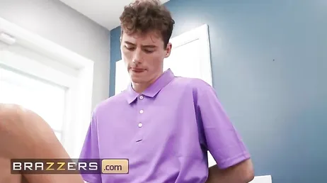 No me puedes hacer esto suegra, joder, tú hija nos va a pillar ... !!