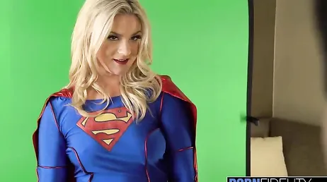 Enculada por un joven durante una fiesta de disfraces, joder que culo !!