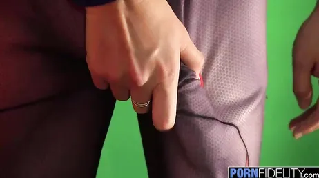 Enculada por un joven durante una fiesta de disfraces, joder que culo !!