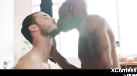 Me pone ver como mi novio se la chupa a ese muchacho negro