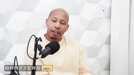 Dos lobas como Luna Star y Sinatra Monroe comiendo polla juntas .. !!