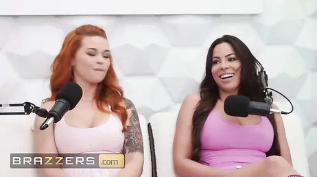 Dos lobas como Luna Star y Sinatra Monroe comiendo polla juntas .. !!