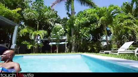 La MILF blanca Gigi Sweets empotrada por el negro Chocolate God