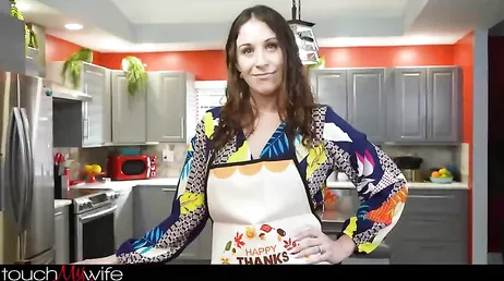 Mamãe tem minha sobremesa favorita, caramba, a bunda dela está ficando cada vez mais gostosa.