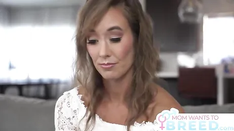 Mi cuñada está delgada, tiene pocas tetas pero un coño de lo más gordo