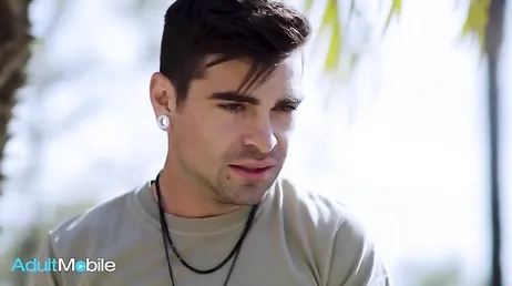 El novio de mi hija parece muy timido pero tengo tantas ganas de follármelo ...