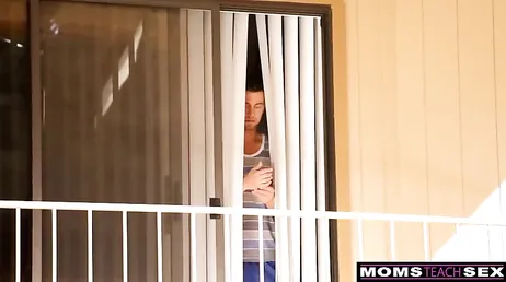 Mírame jovencito y escúchame, ni se te ocurra correte, me has entendido?