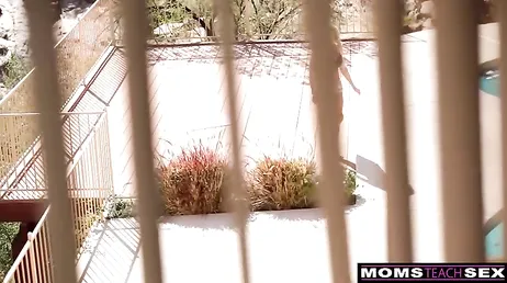 Mírame jovencito y escúchame, ni se te ocurra correte, me has entendido?