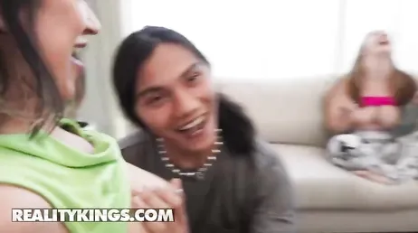 Acabo muy bien follada en la fiesta de cumpleaños de mi mejor amiga