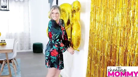 Pero que te pasa querida Cory Chase, es que te la están metiendo ..?