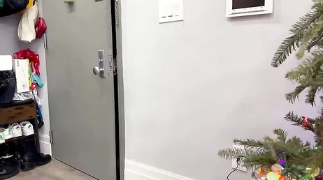 Chica sumisa se deja follar sin parar por el cabron afortunado de su marido