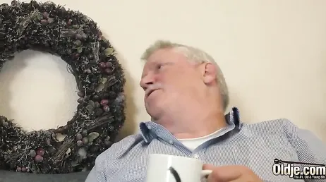 Mi abuelo no se espera la sorpresa que tengo para él, le va a encantar !!