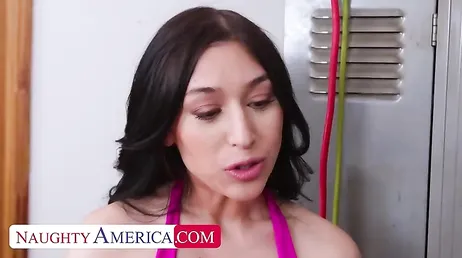 Si así no me la quiere meter pensaré que ese tío cachas es un poco gay