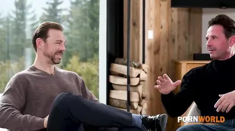 Menuda orgía porno se han montado estas amigas con esos franceses ...