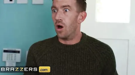 Menuda polla XXL se traga la modelo inglesa de OnlyFans Bonnie Blue