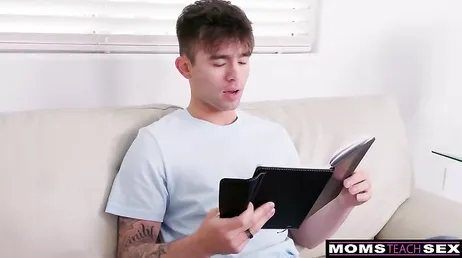 Mi suegra siempre está por casa con esas faltas tan cortas que se pone y ...