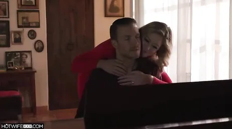 No sabes follarme más fuerte? hasta tú padre seguro que podría hacérmelo ...