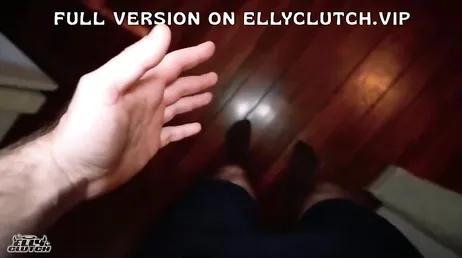 El cabrón de mi cuñado me la está metiendo por detrás y me encanta